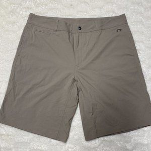 EMS Shorts Men's 40 TanMid-Rise 10.5"-Inseam Regular Fit Slash Pockets Chino